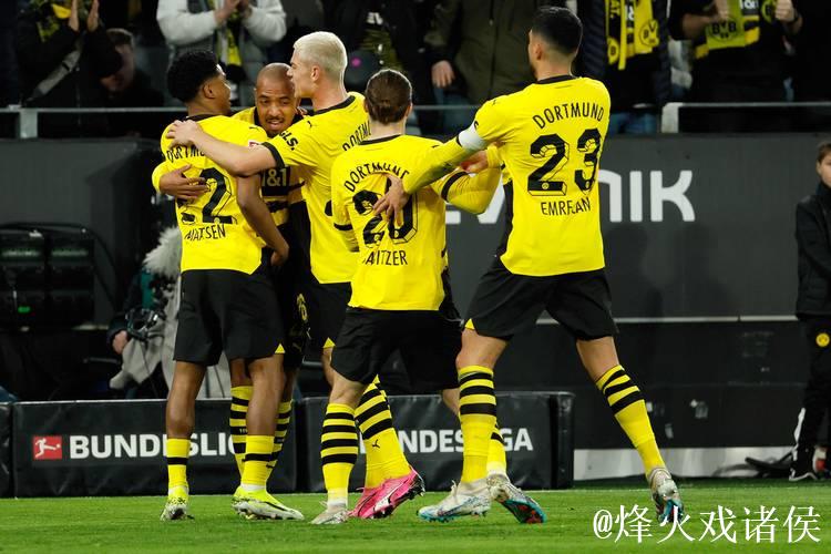 多特奋战药厂,2比1险胜锁定胜局 多特奋战药厂,2比1险胜锁定胜局